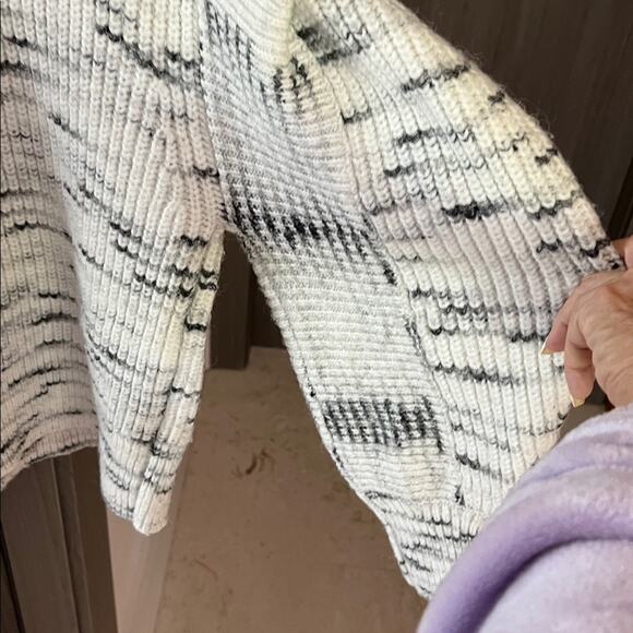 $258 VARLEY Belgrave Sweater dramatic puffy sleeves plush soft statement S - Picture 14 of 16